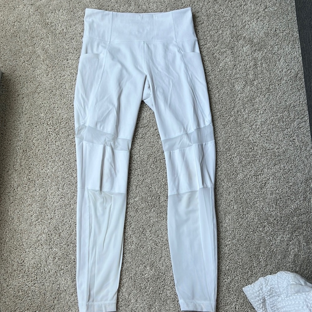 Athleta leggings - size small. Great condition, comfy & stretchy, hardly worn